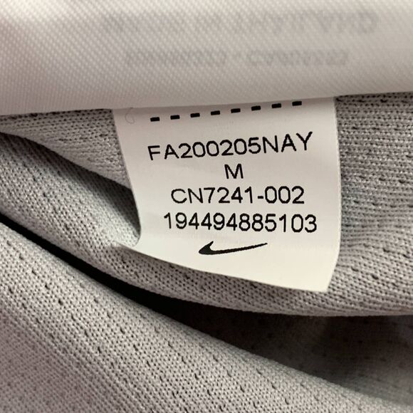 Charlotte Hornets 1/4 Quarter Zip Shirt NBA Nike Dri Fit Gray Womens M Medium - Picture 9 of 12